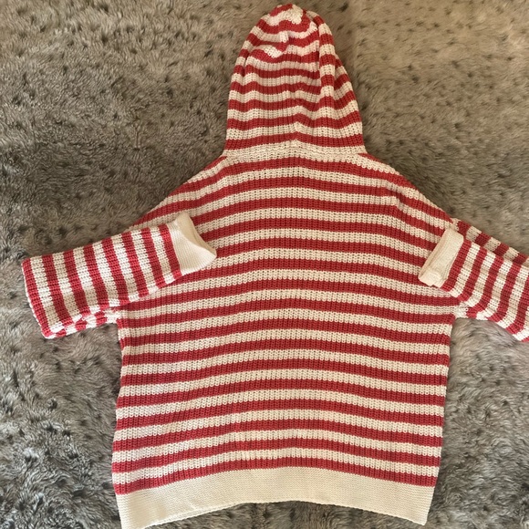 Women’s Hooded Sweater - Picture 2 of 5